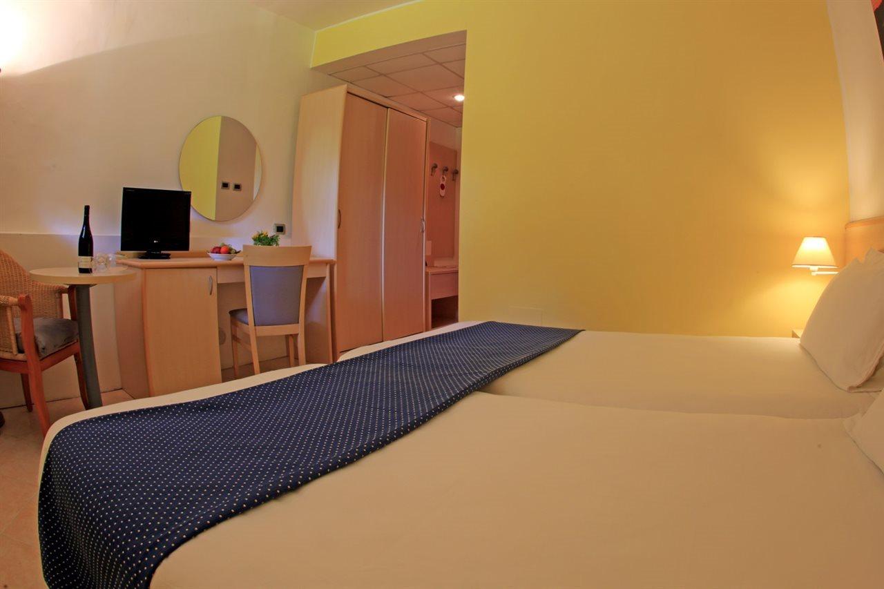 ลาบรันดา รอกกา เนตตูโน โตรเปีย Hotel โตรเปอา ภายนอก รูปภาพ